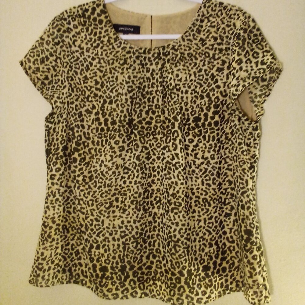Jones Wear Blouse Women 12 Short Sleeve Flowing Animal Print Brown Tan